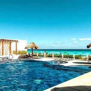 https://hotelzone-l17-beachaccess.quintano-roohotels.com